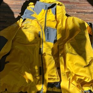 Columbia Titanium interchange ski Jacket with shell.